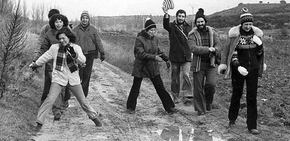 SS 1979 01 Marchando y saltando.