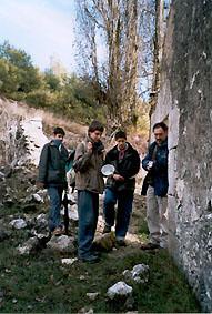 SS 2003 6 Petardistas y cámara de video en el molino de Bahabón.