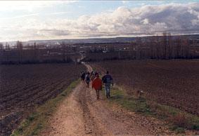 SS 1997 11 Caminado hacia el final de la marcha en Santovenia.