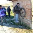 SS  2014  88 Javier accionado la noria de la Fuente de la Represa.