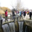 SS 2017 48 En la esclusa 38. Manuel, Javier y Marta G., cruzando el Canal.