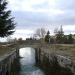 SS 2017 57 Hans y Mariví (nuevos), en la orilla y el puente de la Esclusa 37.