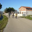 SS 2019 03 Comenzando la marcha. Saliendo de Cogeces de Iscar, Tere, Matilde y Maripaz.