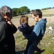 SS 2019 31 Pablo con Javier, que coloca a Sophie en el portabebés.