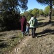 SS 2019 53 Sophie, en el regreso, saltando de la mano de Johanna y Gwendo.