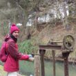 SS 2024 60 Manuel junto a una esclusa del puente.