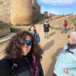 SS 2025 51 Selfi de Clara junto al castillo.